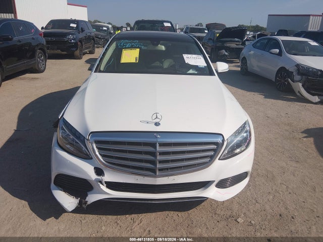 2015 Mercedes-benz C 300 Luxury მანქანა იყიდება აუქციონზე, vin: 55SWF4JB5FU042978, აუქციონის ნომერი: 46131935