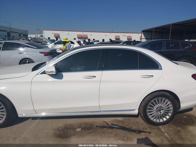 2015 Mercedes-benz C 300 Luxury მანქანა იყიდება აუქციონზე, vin: 55SWF4JB5FU042978, აუქციონის ნომერი: 46131935