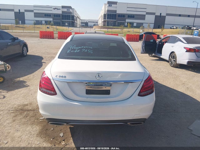 2015 Mercedes-benz C 300 Luxury მანქანა იყიდება აუქციონზე, vin: 55SWF4JB5FU042978, აუქციონის ნომერი: 46131935