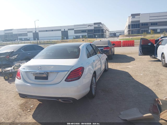 2015 Mercedes-benz C 300 Luxury მანქანა იყიდება აუქციონზე, vin: 55SWF4JB5FU042978, აუქციონის ნომერი: 46131935