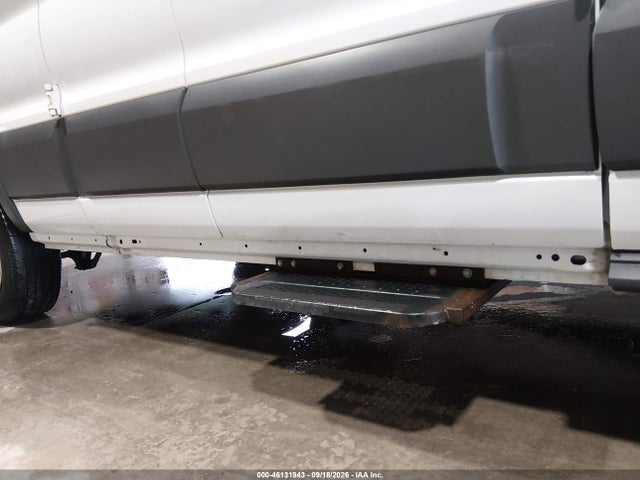 46131943 :رقم المزاد ، 1FBZX2ZM9FKB27772 vin ، 2015 Ford Transit-350 Xlt مزاد بيع