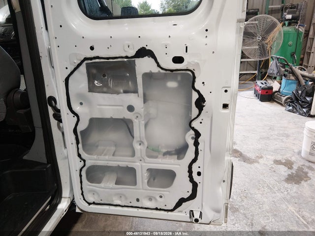 46131943 :رقم المزاد ، 1FBZX2ZM9FKB27772 vin ، 2015 Ford Transit-350 Xlt مزاد بيع