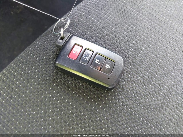 46132009 :رقم المزاد ، JTMRJREVXGD041090 vin ، 2016 Toyota Rav4 Hybrid Xle مزاد بيع