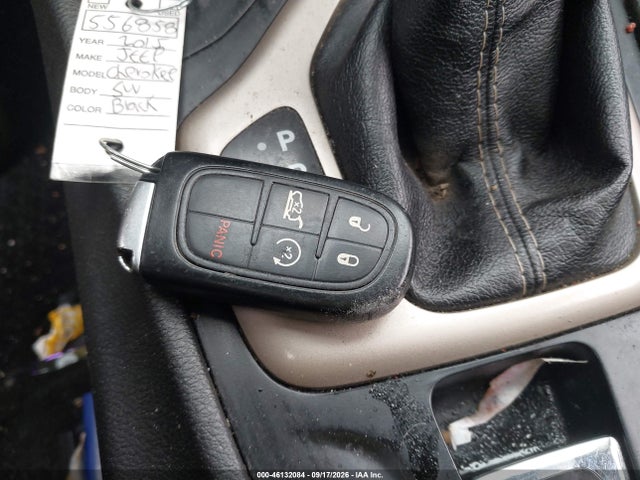 2015 Jeep Cherokee Latitude მანქანა იყიდება აუქციონზე, vin: 1C4PJMCS5FW556858, აუქციონის ნომერი: 46132084