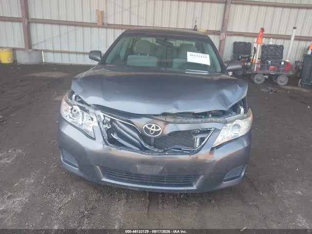 2010 Toyota Camry Le მანქანა იყიდება აუქციონზე, vin: 4T1BF3EK4AU046049, აუქციონის ნომერი: 46132129