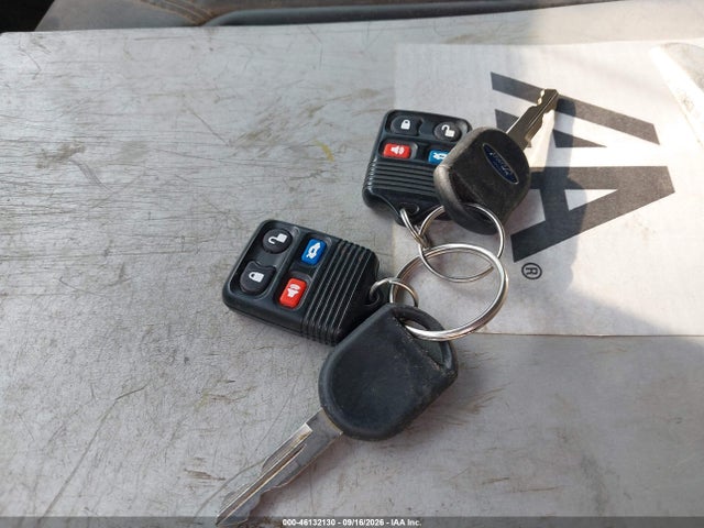 2004 Ford Thunderbird მანქანა იყიდება აუქციონზე, vin: 1FAHP60A44Y110878, აუქციონის ნომერი: 46132130