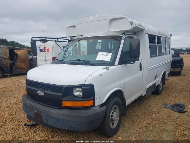 46132202 :رقم المزاد ، 1GBHG31V431186302 vin ، 2003 Chevrolet Express Cutaway مزاد بيع