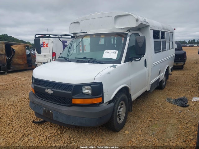 46132202 :رقم المزاد ، 1GBHG31V431186302 vin ، 2003 Chevrolet Express Cutaway مزاد بيع