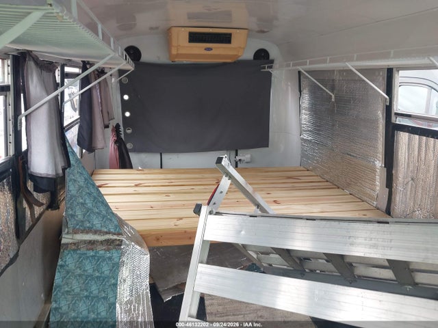 46132202 :رقم المزاد ، 1GBHG31V431186302 vin ، 2003 Chevrolet Express Cutaway مزاد بيع
