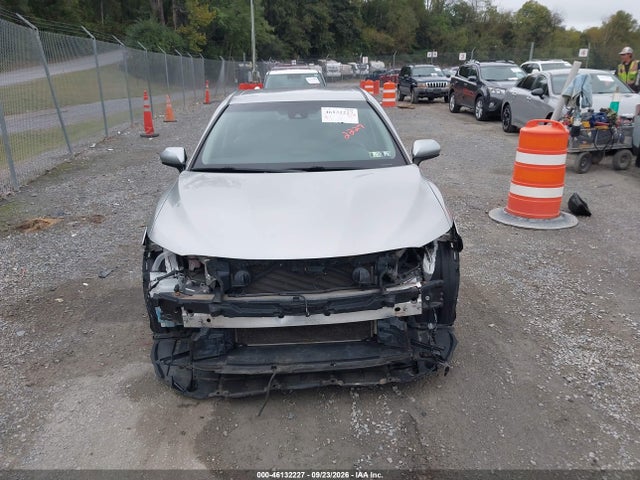 Продажа на аукционе авто 2018 Toyota Camry Le, vin: 4T1B11HK1JU578910, номер лота: 46132227