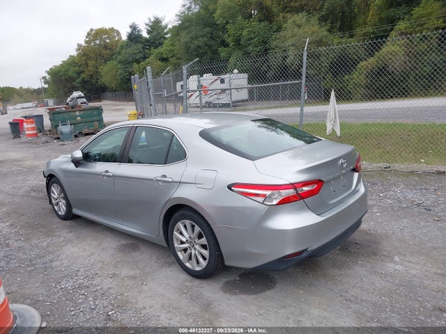 Продажа на аукционе авто 2018 Toyota Camry Le, vin: 4T1B11HK1JU578910, номер лота: 46132227