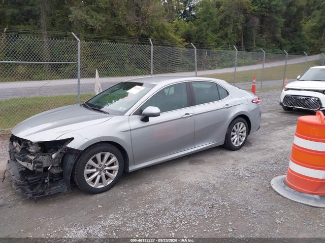 Продажа на аукционе авто 2018 Toyota Camry Le, vin: 4T1B11HK1JU578910, номер лота: 46132227