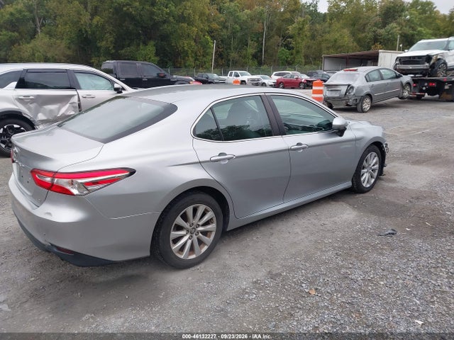 Продажа на аукционе авто 2018 Toyota Camry Le, vin: 4T1B11HK1JU578910, номер лота: 46132227