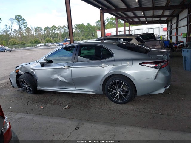 46132228 :رقم المزاد ، 4T1G11AK8MU528493 vin ، 2021 Toyota Camry Se مزاد بيع