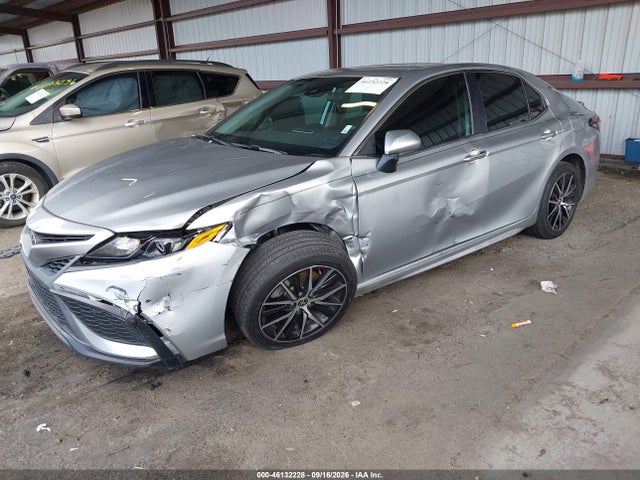 46132228 :رقم المزاد ، 4T1G11AK8MU528493 vin ، 2021 Toyota Camry Se مزاد بيع