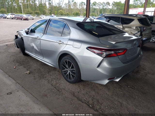 46132228 :رقم المزاد ، 4T1G11AK8MU528493 vin ، 2021 Toyota Camry Se مزاد بيع