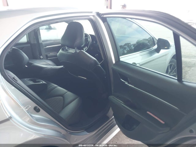 46132228 :رقم المزاد ، 4T1G11AK8MU528493 vin ، 2021 Toyota Camry Se مزاد بيع
