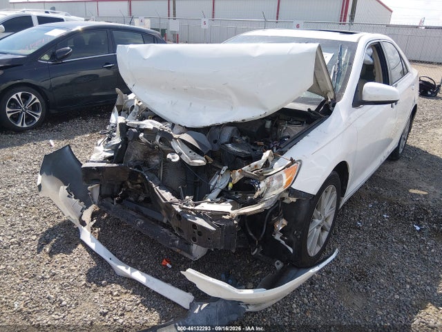 2014 Toyota Camry Xle მანქანა იყიდება აუქციონზე, vin: 4T4BF1FK4ER385571, აუქციონის ნომერი: 46132293