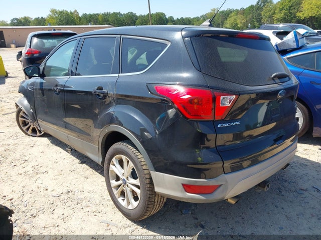 46132300 :رقم المزاد ، 1FMCU0GDXKUA07961 vin ، 2019 Ford Escape Se مزاد بيع