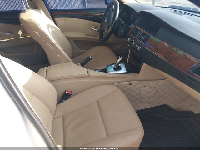 46132303 :رقم المزاد ، WBANU53559C118438 vin ، 2009 Bmw 528i مزاد بيع