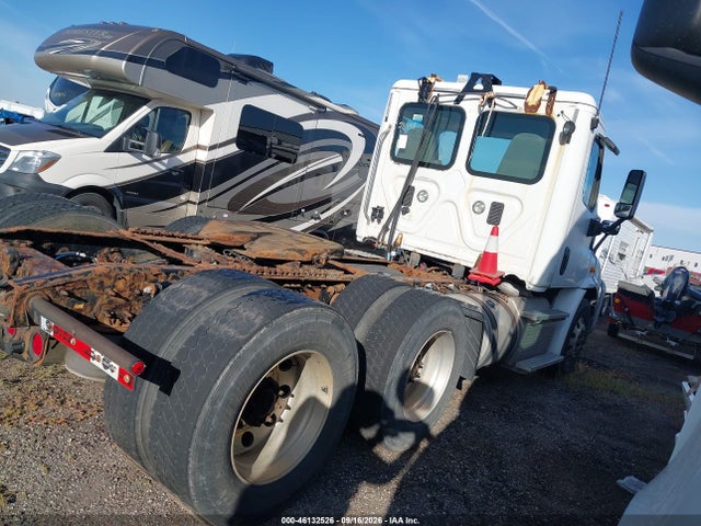 Продажа на аукционе авто 2015 Freightliner Cascadia 113, vin: 1FUJGBDV7FLBW4382, номер лота: 46132526