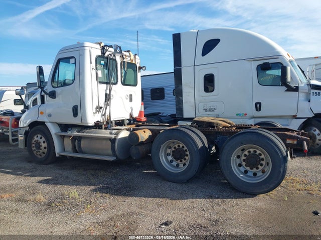 Продажа на аукционе авто 2015 Freightliner Cascadia 113, vin: 1FUJGBDV7FLBW4382, номер лота: 46132526