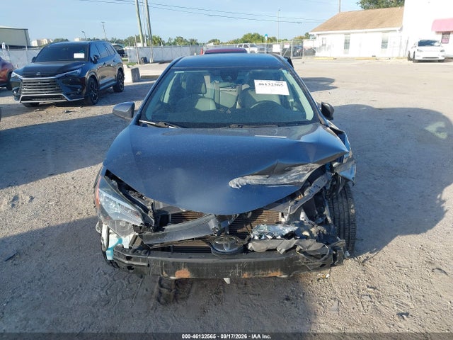 46132565 :رقم المزاد ، 5YFBURHE2JP847496 vin ، 2018 Toyota Corolla Le مزاد بيع