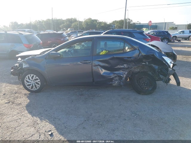 46132565 :رقم المزاد ، 5YFBURHE2JP847496 vin ، 2018 Toyota Corolla Le مزاد بيع
