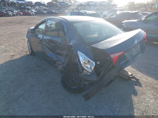 46132565 :رقم المزاد ، 5YFBURHE2JP847496 vin ، 2018 Toyota Corolla Le مزاد بيع