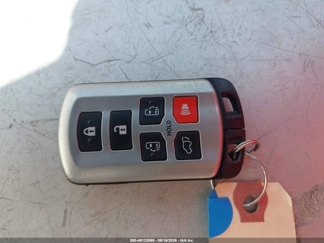 46132599 :رقم المزاد ، 5TDYZ3DC1JS921866 vin ، 2018 Toyota Sienna Xle 8 Passenger مزاد بيع