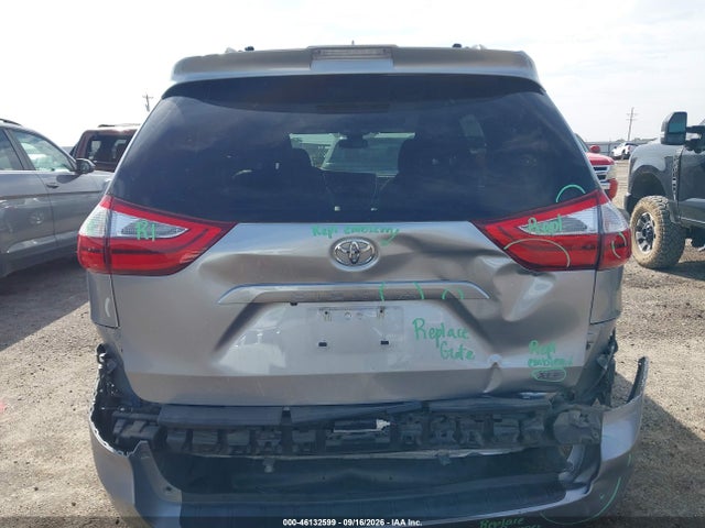 46132599 :رقم المزاد ، 5TDYZ3DC1JS921866 vin ، 2018 Toyota Sienna Xle 8 Passenger مزاد بيع