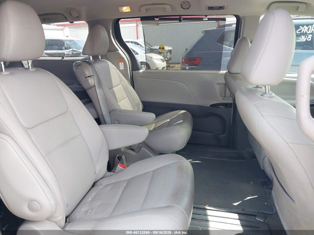 46132599 :رقم المزاد ، 5TDYZ3DC1JS921866 vin ، 2018 Toyota Sienna Xle 8 Passenger مزاد بيع