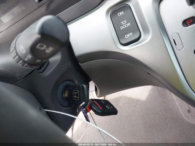 46132715 :رقم المزاد ، 5FNRL38628B084747 vin ، 2008 Honda Odyssey Ex-l مزاد بيع