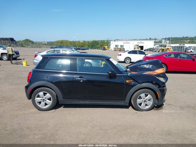 Продаж на аукціоні авто 2016 Mini Hardtop Cooper, vin: WMWXP5C59GT739906, номер лоту: 46132805
