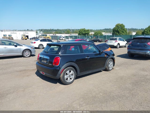 Продаж на аукціоні авто 2016 Mini Hardtop Cooper, vin: WMWXP5C59GT739906, номер лоту: 46132805