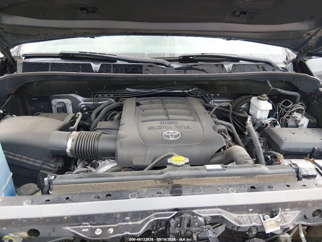 Продажа на аукционе авто 2017 Toyota Tundra Sr5 5.7l V8, vin: 5TFDW5F15HX627874, номер лота: 46132826