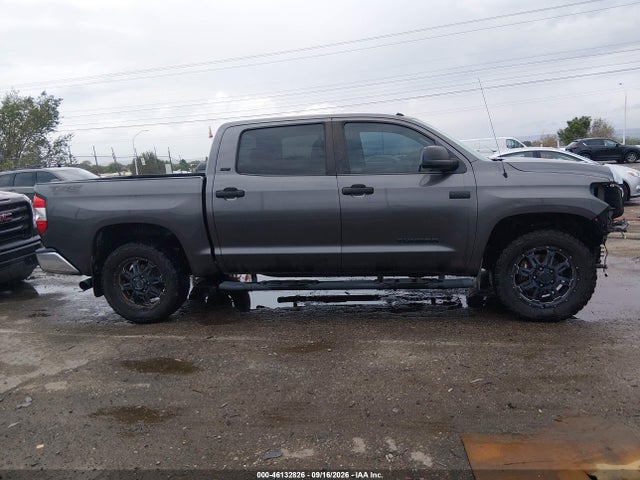 Продажа на аукционе авто 2017 Toyota Tundra Sr5 5.7l V8, vin: 5TFDW5F15HX627874, номер лота: 46132826