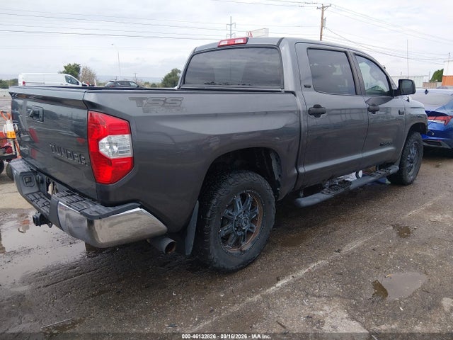 Продажа на аукционе авто 2017 Toyota Tundra Sr5 5.7l V8, vin: 5TFDW5F15HX627874, номер лота: 46132826