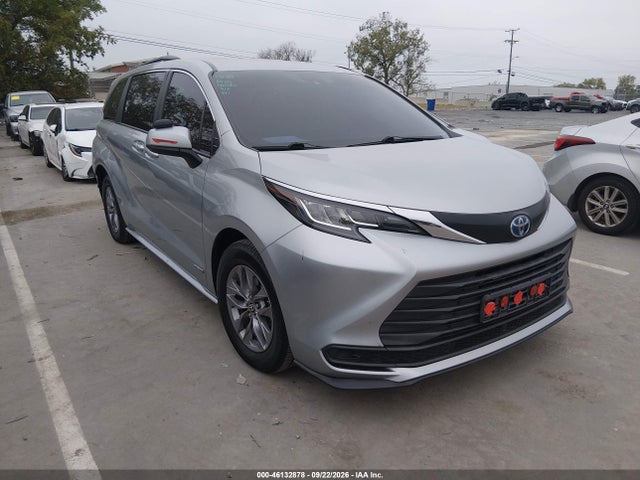 Auction sale of the 2021 Toyota Sienna Le, vin: 5TDKRKEC1MS005952, lot number: 46132878