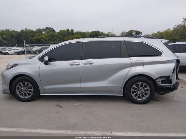 Toyota SIENNA LE 2021 5TDKRKEC1MS005952 Image 14