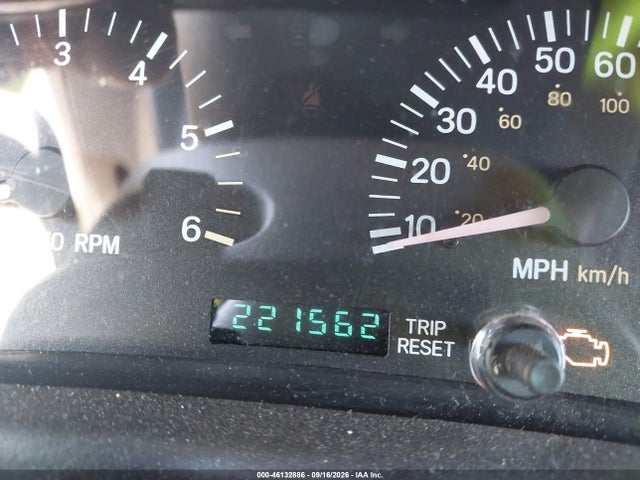 2001 Jeep Cherokee Sport მანქანა იყიდება აუქციონზე, vin: 1J4FT48S61L500639, აუქციონის ნომერი: 46132886
