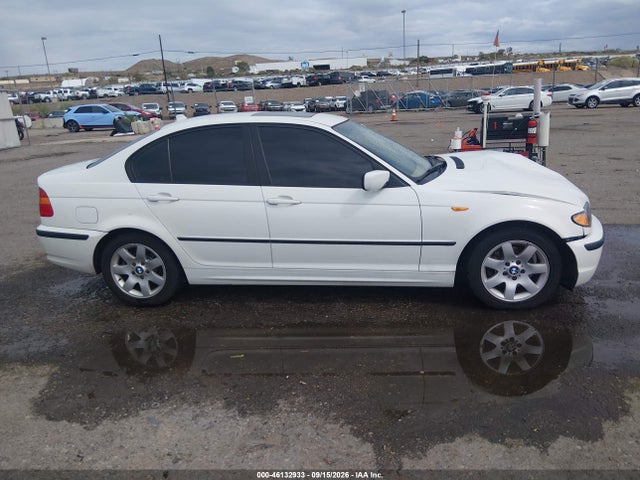 2005 Bmw 325i მანქანა იყიდება აუქციონზე, vin: WBAEV33405KX10158, აუქციონის ნომერი: 46132933