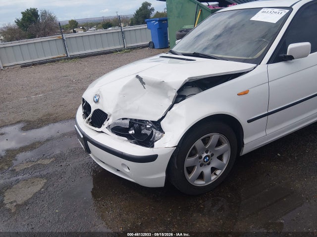 2005 Bmw 325i მანქანა იყიდება აუქციონზე, vin: WBAEV33405KX10158, აუქციონის ნომერი: 46132933