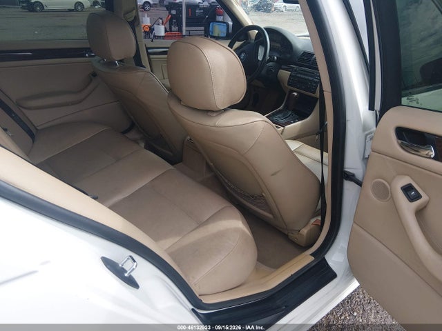 2005 Bmw 325i მანქანა იყიდება აუქციონზე, vin: WBAEV33405KX10158, აუქციონის ნომერი: 46132933