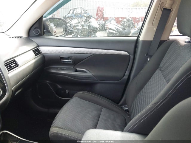 Продажа на аукционе авто 2017 Mitsubishi Outlander Se/sel, vin: JA4AZ3A37HZ012457, номер лота: 46132997