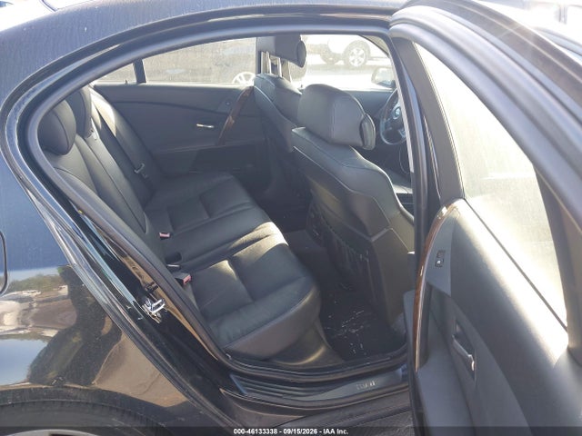 2007 Bmw 530i მანქანა იყიდება აუქციონზე, vin: WBANE73557CM51518, აუქციონის ნომერი: 46133338