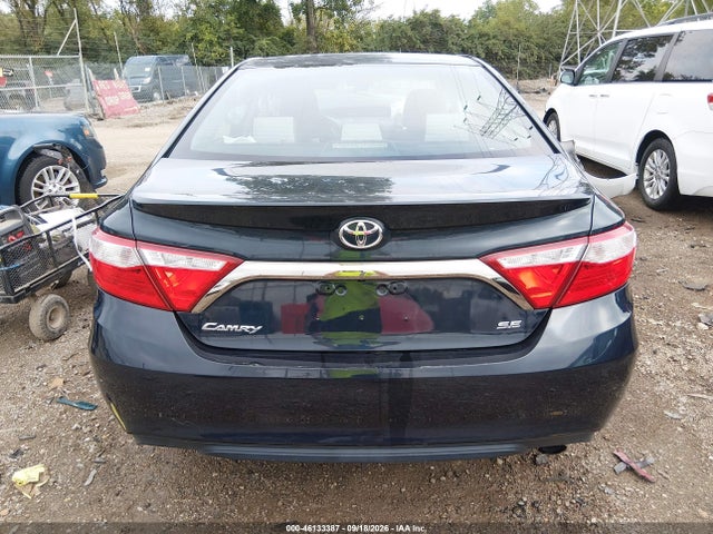 46133387 :رقم المزاد ، 4T1BF1FK9HU356162 vin ، 2017 Toyota Camry Se مزاد بيع
