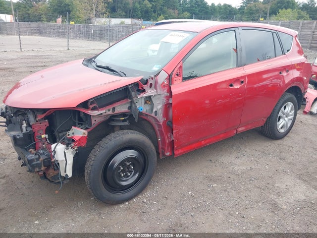 Toyota RAV4 LE 2015 JTMBFREV4FJ024157 Image 2