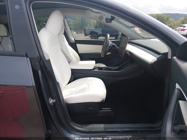 2021 Tesla Model Y Long Range Dual Motor All-wheel Drive მანქანა იყიდება აუქციონზე, vin: 5YJYGDEE4MF080906, აუქციონის ნომერი: 46133445