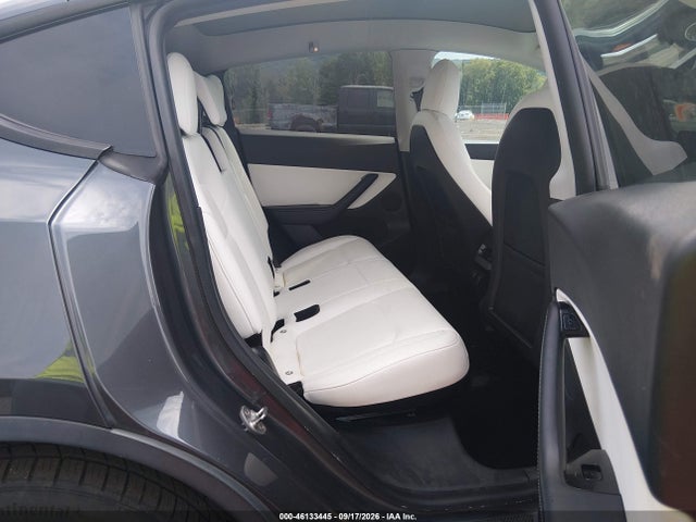2021 Tesla Model Y Long Range Dual Motor All-wheel Drive მანქანა იყიდება აუქციონზე, vin: 5YJYGDEE4MF080906, აუქციონის ნომერი: 46133445